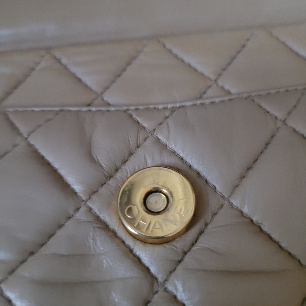 Chanel vintage tan quilted tassle flap bag - Picture 5 of 14
